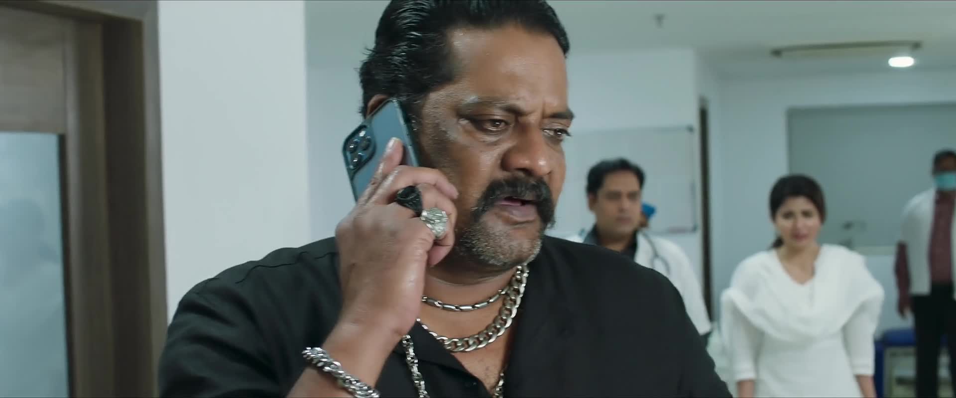 Download Bhaje Vaayu Vegam (2024) Movie