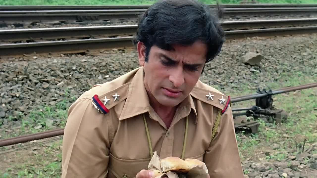 Download Deewaar (1975) Movie