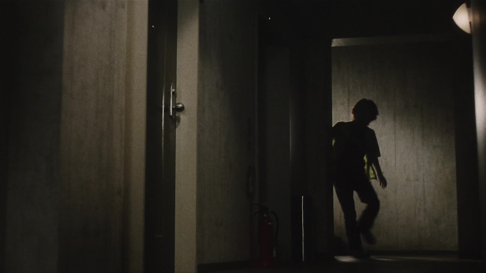 Download Pulse (2001) HD Movie 480p [285MB] || 720p [1.07GB] || 1080p [1.42GB]