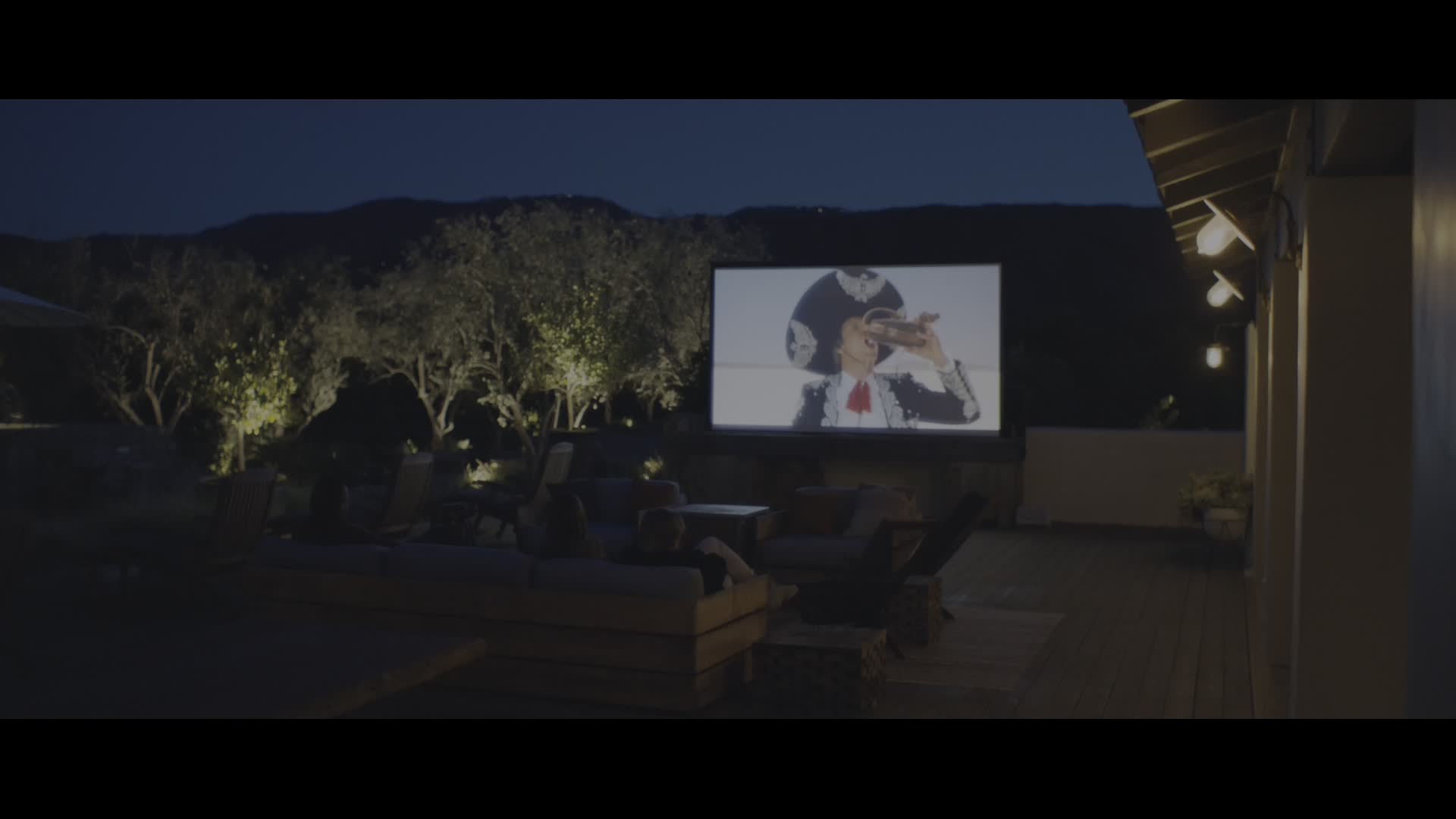 Download Windfall (2022) HD Movie 480p [366MB] || 720p [408MB] || 1080p [1.44GB]