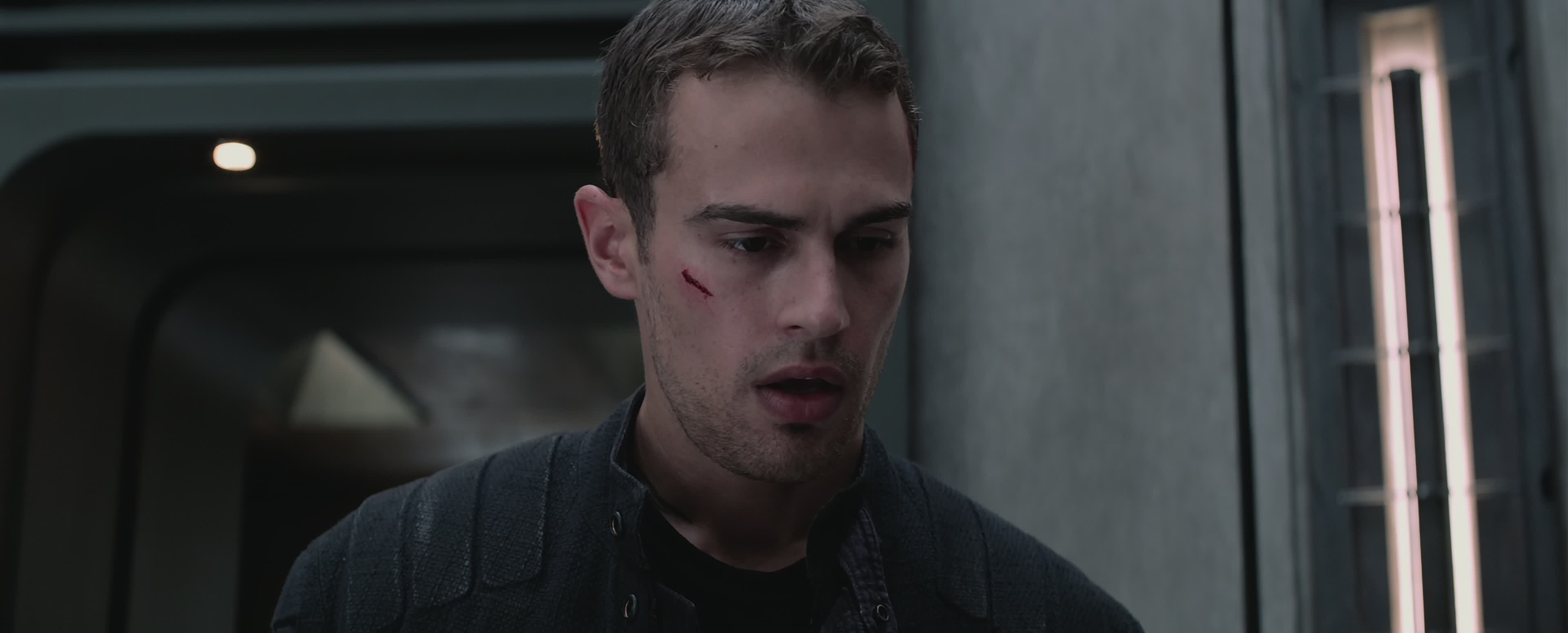 Download Insurgent (2015) HD Movie 480p [364MB] || 720p [7MB] || 1080p [21MB]