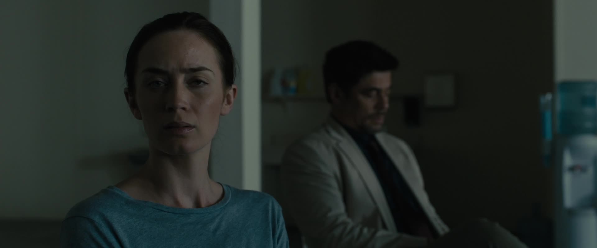 Download Sicario (2015) HD Movie 480p [250MB] || 720p [1.13GB] || 1080p [1.53GB]