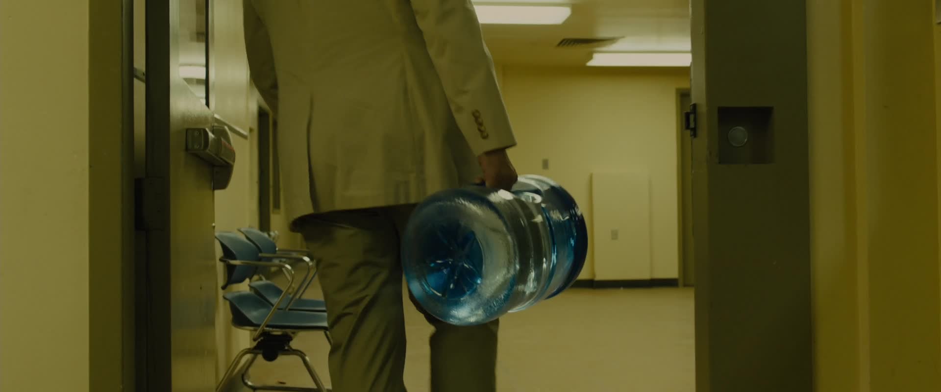 Download Sicario (2015) HD Movie 480p [250MB] || 720p [1.13GB] || 1080p [1.53GB]