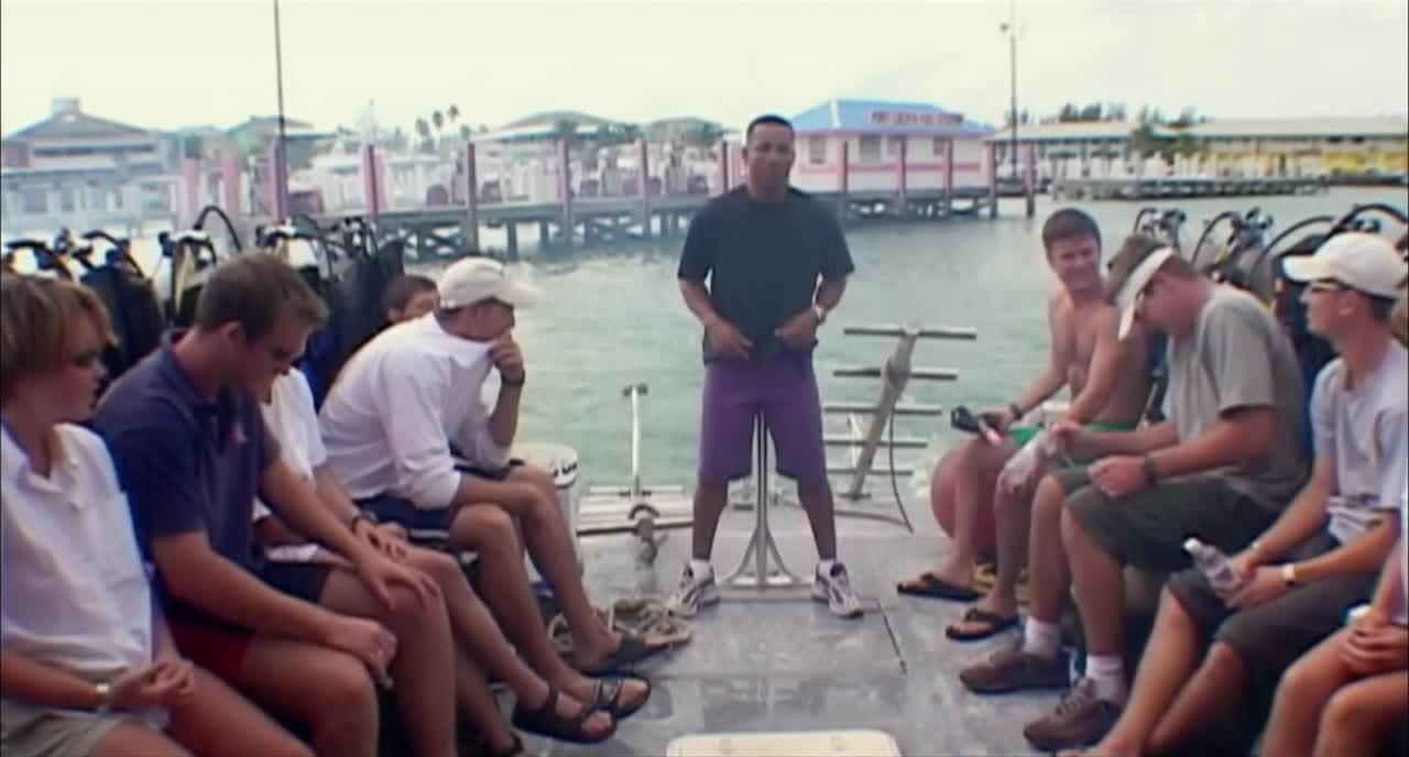 Download Open Water (2003) HD Movie 480p [267MB] || 720p [642MB] || 1080p [1.45GB]