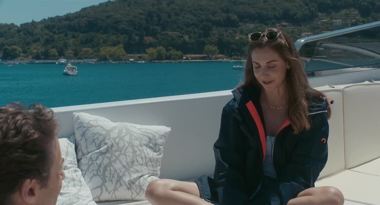 Download Spin Me Round (2022) HD Movie 480p [315MB] || 720p [645MB] || 1080p [1.62GB]