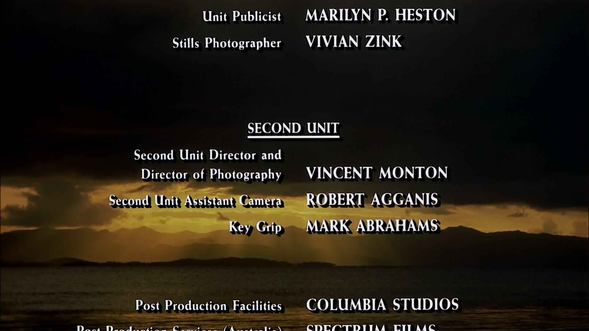 Download Return to the Blue Lagoon (1991) HD Movie 480p [308MB] || 720p [1.06GB] || 1080p [1.68GB]