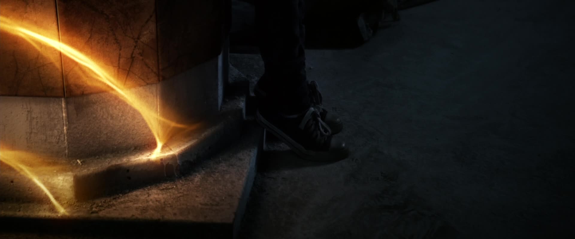 Download The Darkest Hour (2011) HD Movie 480p [270MB] || 720p [723MB] || 1080p [1.70GB]