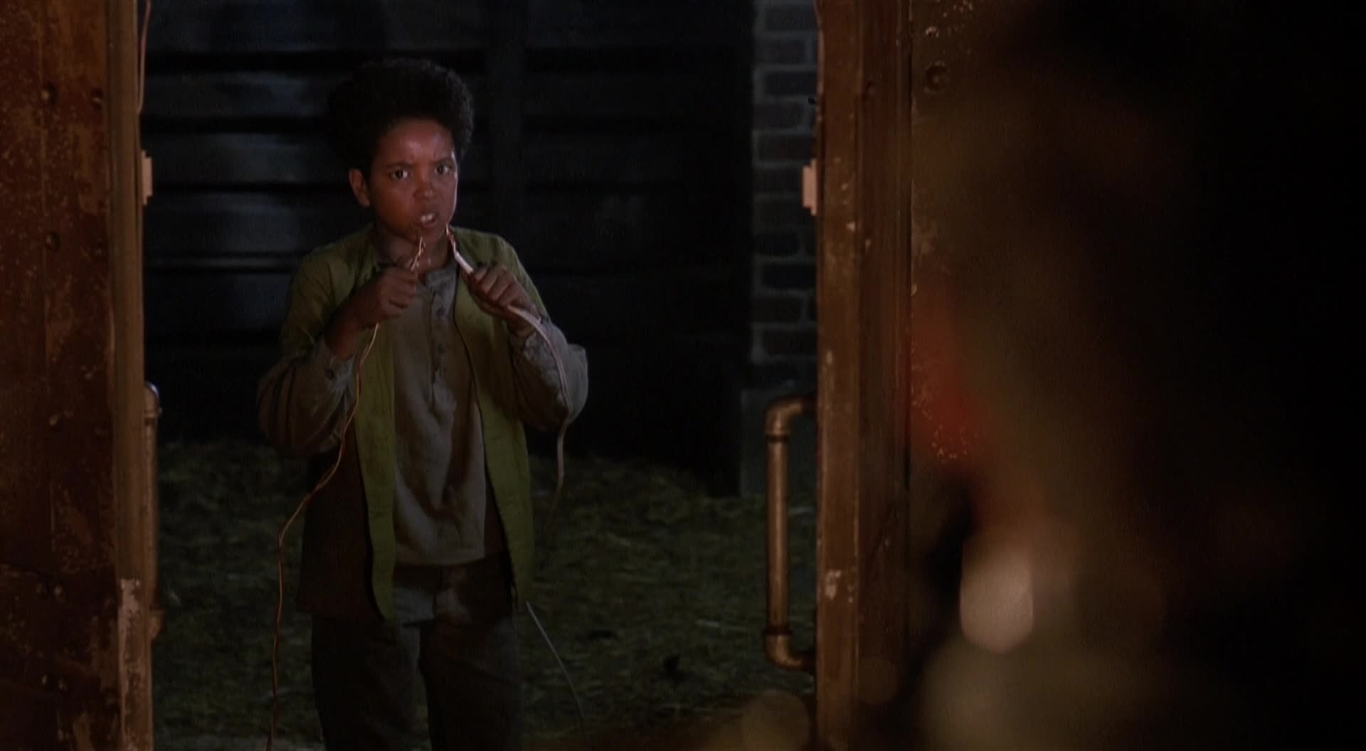 Download The People Under the Stairs (1991) HD Movie 480p [309MB] || 720p [829MB] || 1080p [1.94GB]